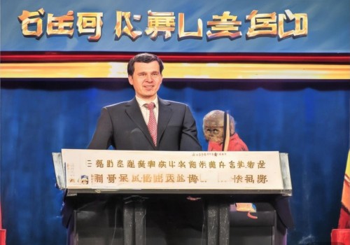 好，我现在需要帮用户写一篇关于眼睑下垂修复的文章。首先，我得理解用户的需求。用户可能是一个自媒体作者，所以文章需要吸引读者，同时信息要准确