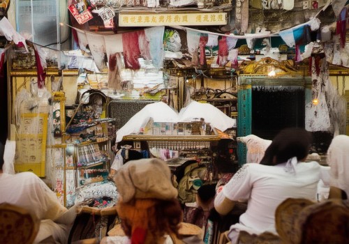 好，我现在需要帮用户写一篇关于眼鼻综合整形的文章。首先，我得理解用户的需求。用户是自媒体作者，所以文章需要吸引读者，内容要专业但易懂。用户已经给了一个标题，我需要围绕这个标题展开