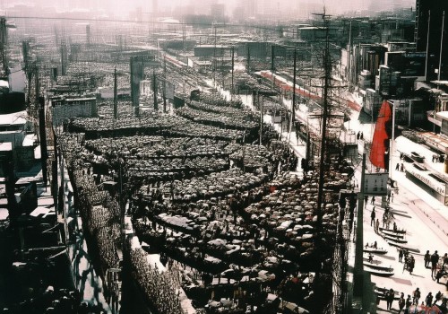 好，我现在需要帮用户写一篇关于开眼角的自媒体文章。首先，我得理解用户的需求。用户给了一个标题，所以我要围绕这个标题展开。开眼角这个话题挺常见的，但要写得有深度，可能需要涵盖多个方面