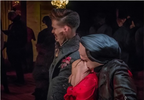 好,我现在需要帮用户写一篇关于双眼皮术后多久能化妆戴美瞳的文章。用户是自媒体作者,所以文章需要吸引人,内容要详细且实用 好,我现在需要帮用户写一篇关于双眼皮术后多久能化妆戴美瞳的文章。用户是自媒体作者,所以文章需要吸引人,内容要详细且实用