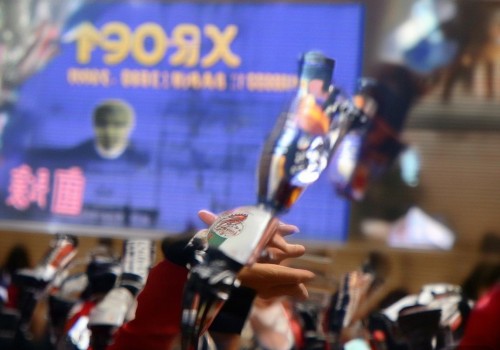 好，我现在需要帮用户写一篇关于眼鼻综合整形的文章。首先，我得理解用户的需求。用户可能是一个自媒体作者，需要一篇不少于830字的文章，标题已经给出，所以接下来就是写内容了