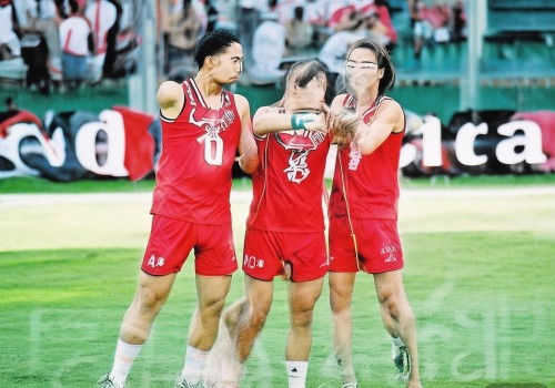 好，我现在需要帮用户写一篇关于双眼皮术后多久能化妆戴美瞳的文章。用户是自媒体作者，所以文章需要吸引人，内容要详细且实用