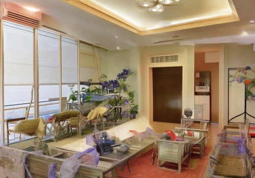 好，我现在需要帮用户写一篇关于超声刀的文章。用户已经给了一个标题和一些内容，我得先仔细看看这些内容，然后思考如何扩展或者优化