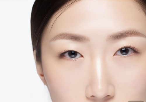 无痕双眼皮是一种美容手术方法，旨在通过手术或非手术的方式改善眼部外貌，使眼睛更加美观和有神。无痕双眼皮主要包括埋线法和微创手术法