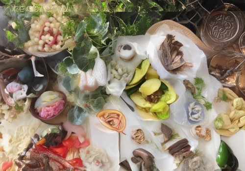 好，我现在需要帮用户写一篇关于眼周年轻化的自媒体文章。首先，我得理解用户的需求。用户希望先有一个标题，然后至少929个字的文章内容。输入已经给出，所以我要根据这个主题展开