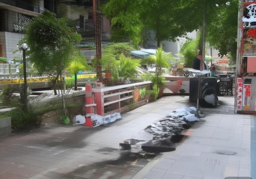 方面，我需要简洁明了，同时能吸引眼球。比如线雕，艺术与科技的完美结合这样的标题，既涵盖了艺术也提到了科技，显得比较全面