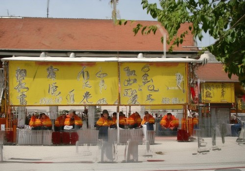 好，我现在需要帮用户写一篇关于眼睑下垂修复的文章。首先，我得理解用户的需求。用户可能是一个自媒体作者，所以文章需要吸引人，信息准确，同时结构清晰