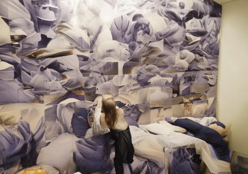 好，用户让我写一个关于上海眼整形的文章，先写标题，再写不少于834个字的内容。首先，我需要明确用户的需求是什么。他们可能对眼整形感兴趣，想了解上海这边的整形医院或者手术情况