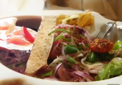 好，我现在需要帮用户写一篇关于眼周淤青多久能消退？的文章。首先，我得理解用户的需求。他们可能是一个自媒体作者，想要一篇详细的文章，标题和内容都要写出来，而且内容不少于829个字