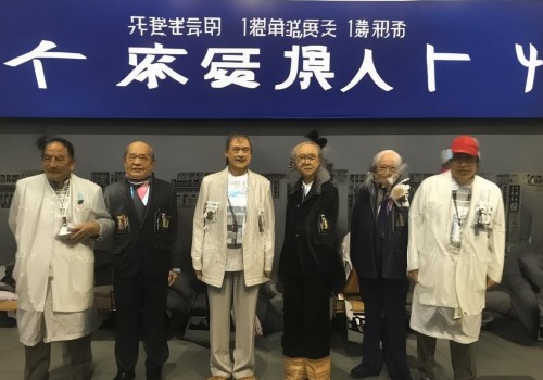 好，我现在需要帮用户写一篇关于眼部年轻化的自媒体文章。首先，我得理解用户的需求。用户是自媒体作者，所以文章需要吸引人，内容要实用，同时要有一定的深度，字数不少于892个