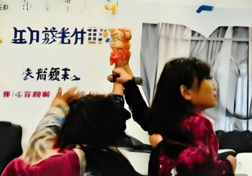 好，我现在要帮用户写一篇关于眼袋去除术后是否会反弹的文章。用户是自媒体作者，所以文章需要吸引人，内容要详细且有帮助