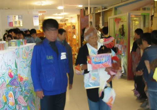 好,我现在需要帮用户写一篇关于开眼角的自媒体文章。首先,我得确定用户的需求是什么。用户可能是一个自媒体作者,想要一篇详细的文章,标题已经给出是开眼角,内容不少于985个字 好,我现在需要帮用户写一篇关于开眼角的自媒体文章。首先,我得确定用户的需求是什么。用户可能是一个自媒体作者,想要一篇详细的文章,标题已经给出是开眼角,内容不少于985个字