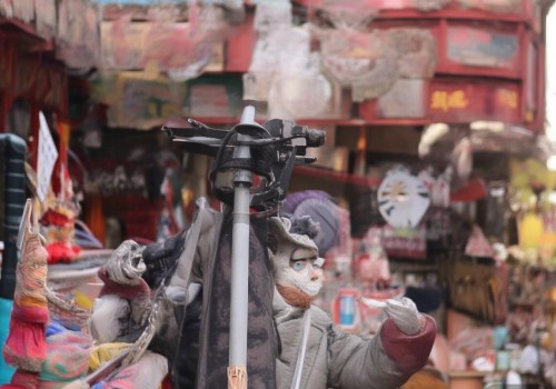 嗯,用户给了一个任务,让我先写一个自媒体作者的角色设定,然后根据输入写一个标题和不少于861字的文章内容。输入是如何向家人解释想做眼部整形?好的,首先,我需要明确用户的需求是什么 嗯,用户给了一个任务,让我先写一个自媒体作者的角色设定,然后根据输入写一个标题和不少于861字的文章内容。输入是如何向家人解释想做眼部整形?好的,首先,我需要明确用户的需求是什么